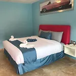 Miami Inn