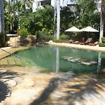 Villa Gardens, Beach Front