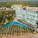 Chic 3Br Home In Luxury Condominium By The Sea