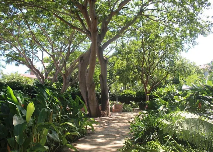 Villa Gardens, Beach Front