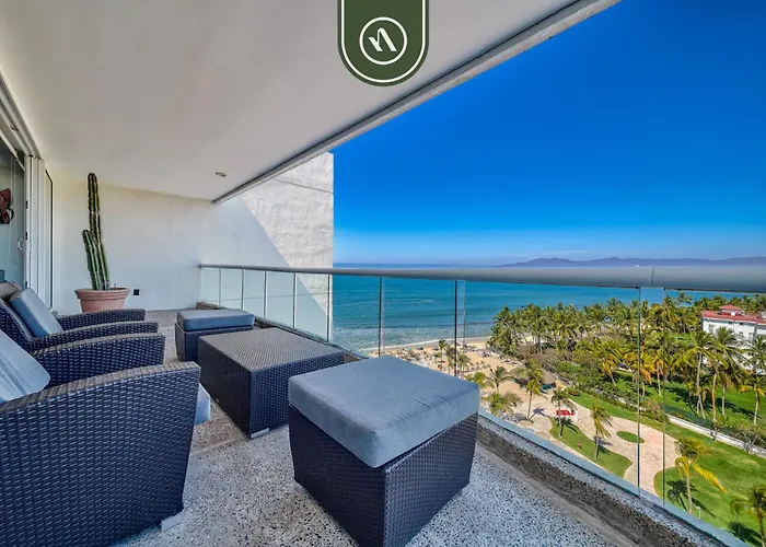 Oceanfron 4 Bedroom Condo - Beach - Wyndham Pool