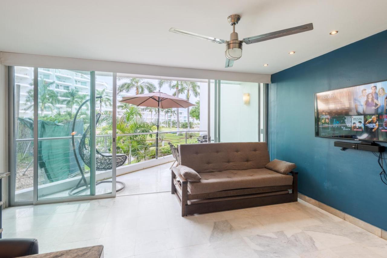 Apartment Restyle: Ocean Front + Pool *