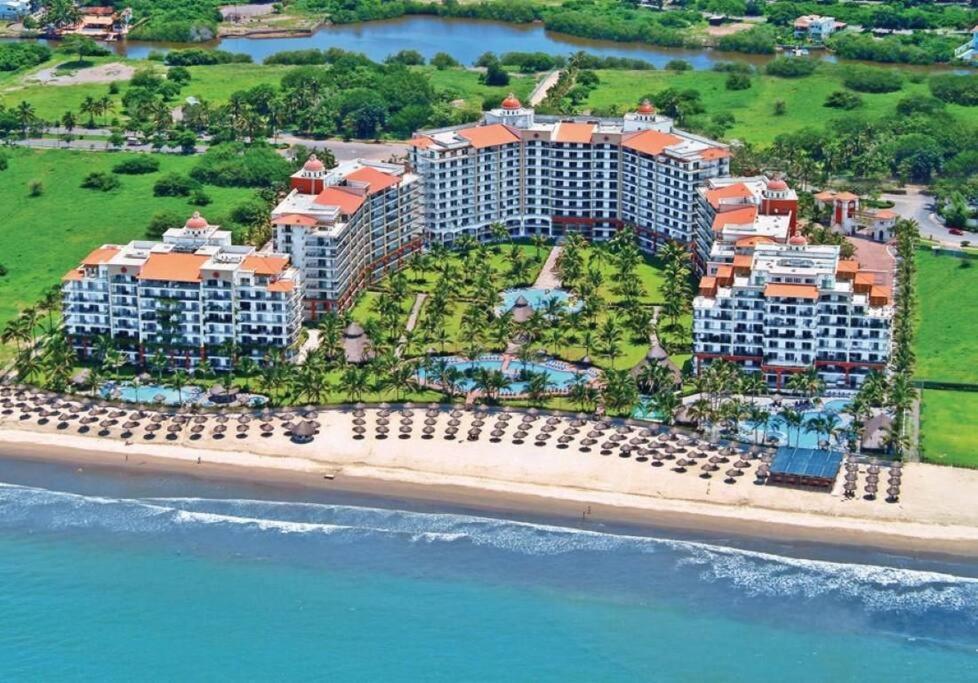 Beachfront 2 Bedroom In Playa Royale Resort, Apartment *