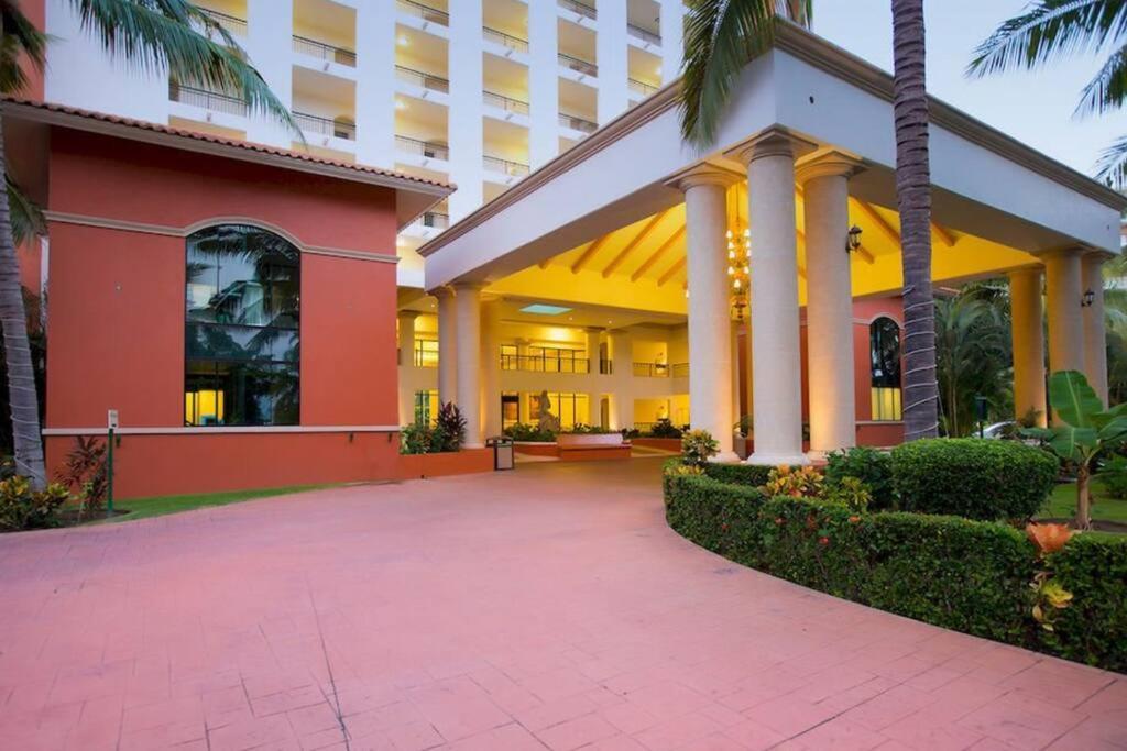 Beachfront 2 Bedroom In Playa Royale Resort, Apartment