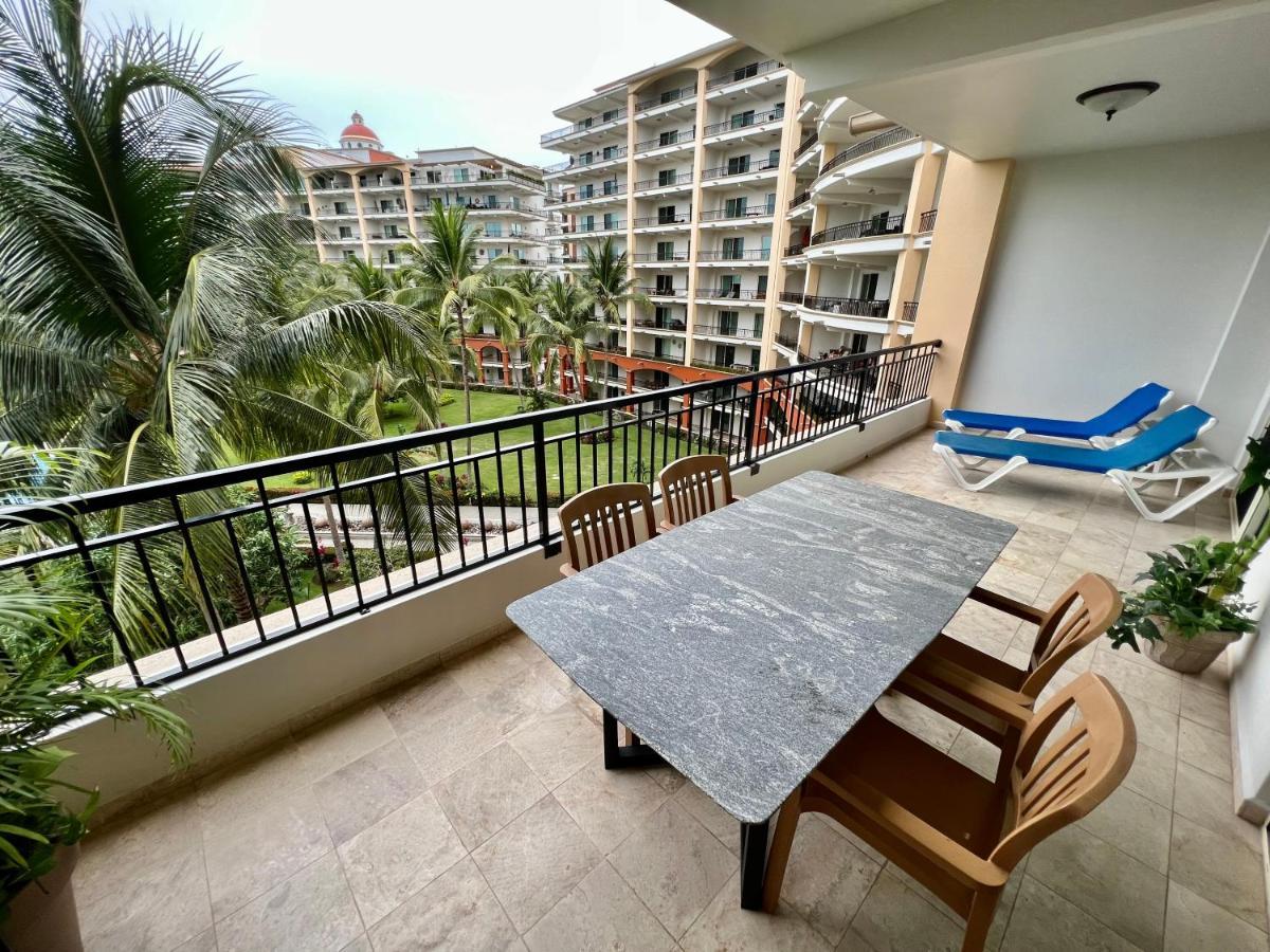 Apartment Beachfront 2 Bedroom In Playa Royale Resort, Nuevo Vallarta