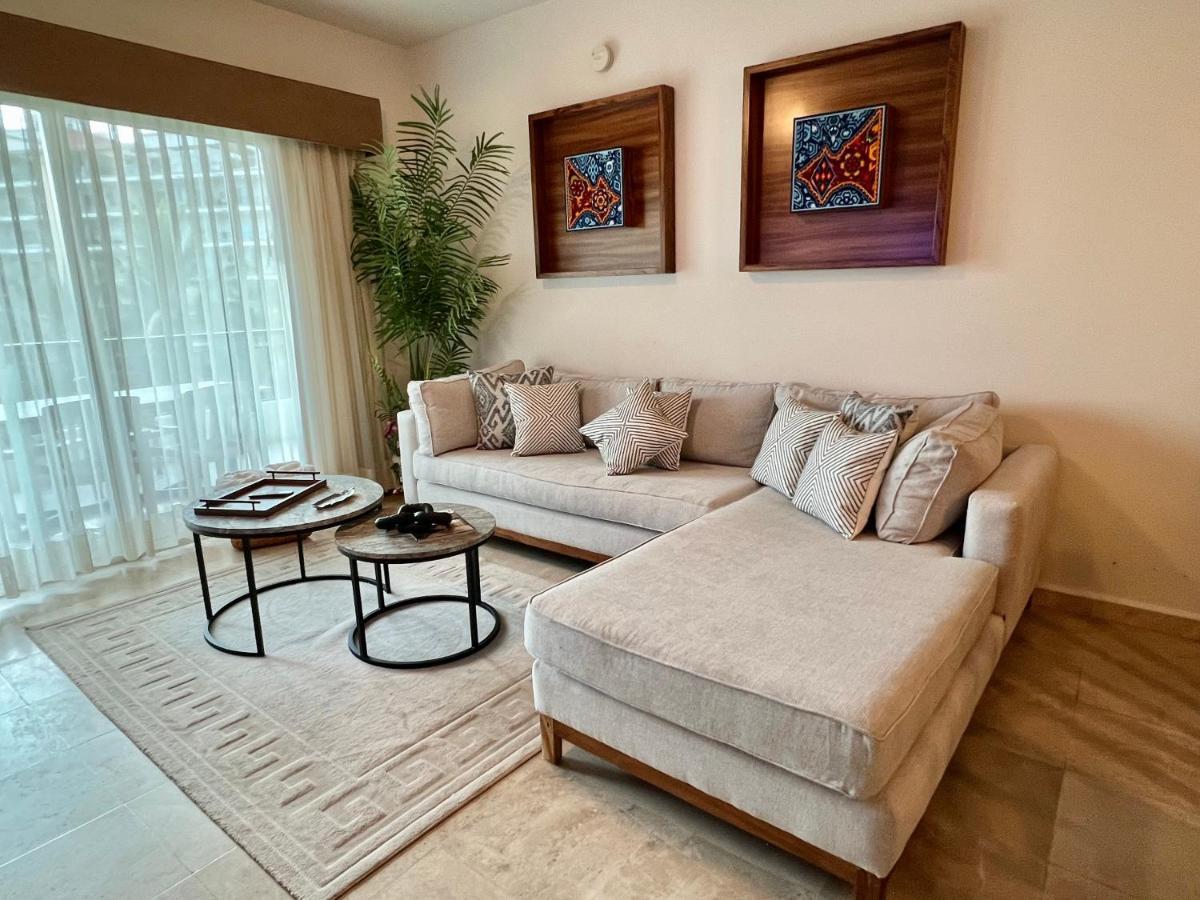 Apartment Beachfront 2 Bedroom In Playa Royale Resort, Nuevo Vallarta