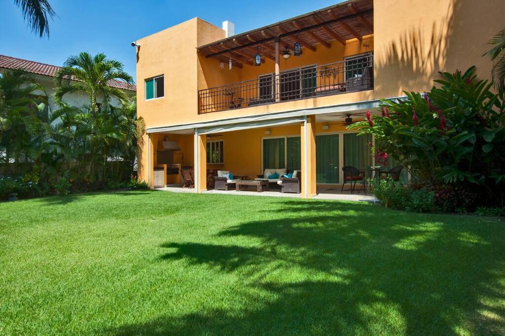 Bismarckia Villa Nuevo Vallarta