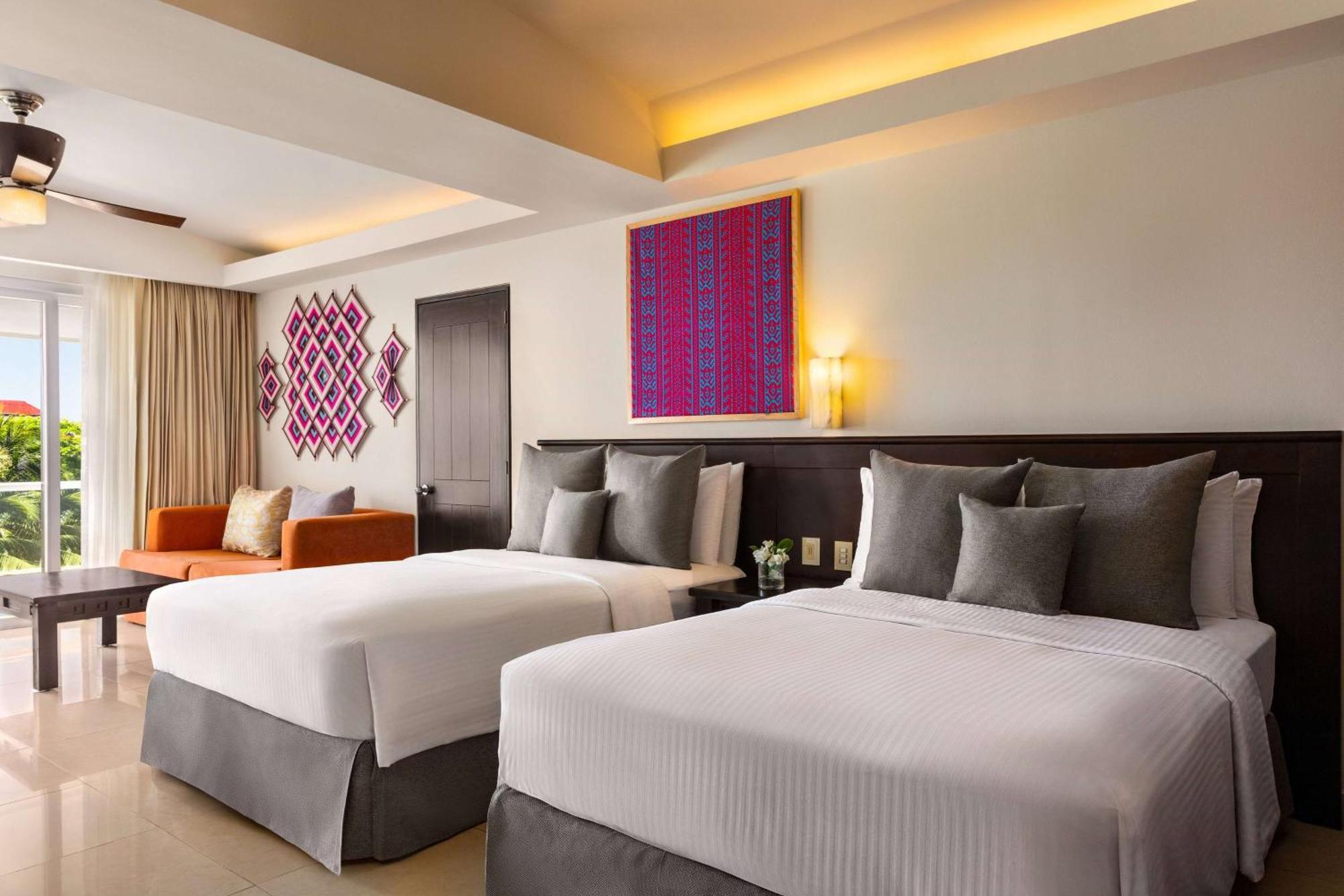 Wyndham Alltra Vallarta, Resort 4*
