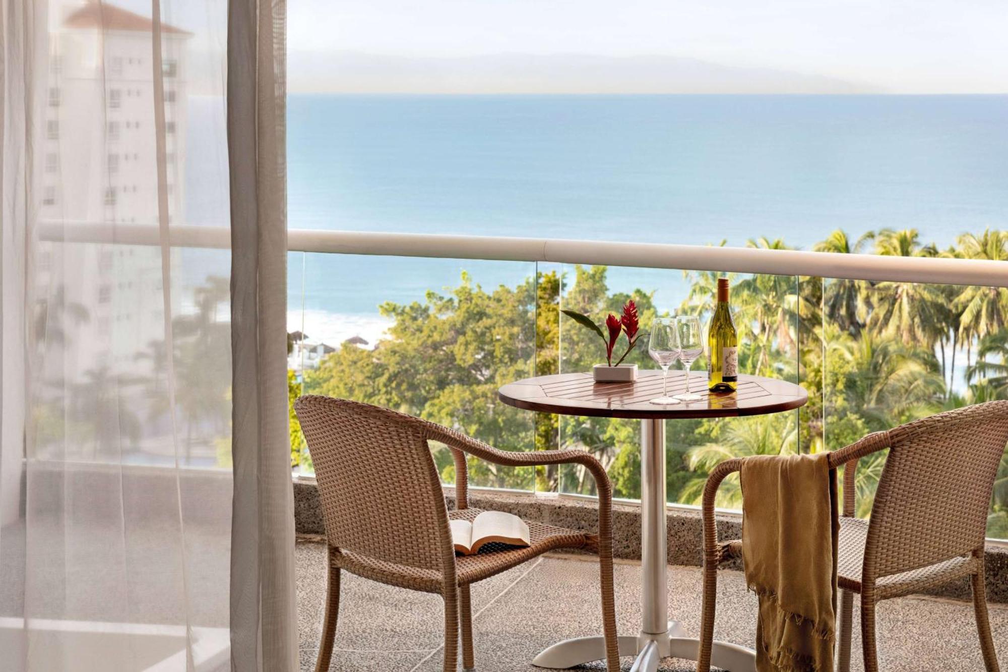 Wyndham Alltra Vallarta, Nuevo Vallarta