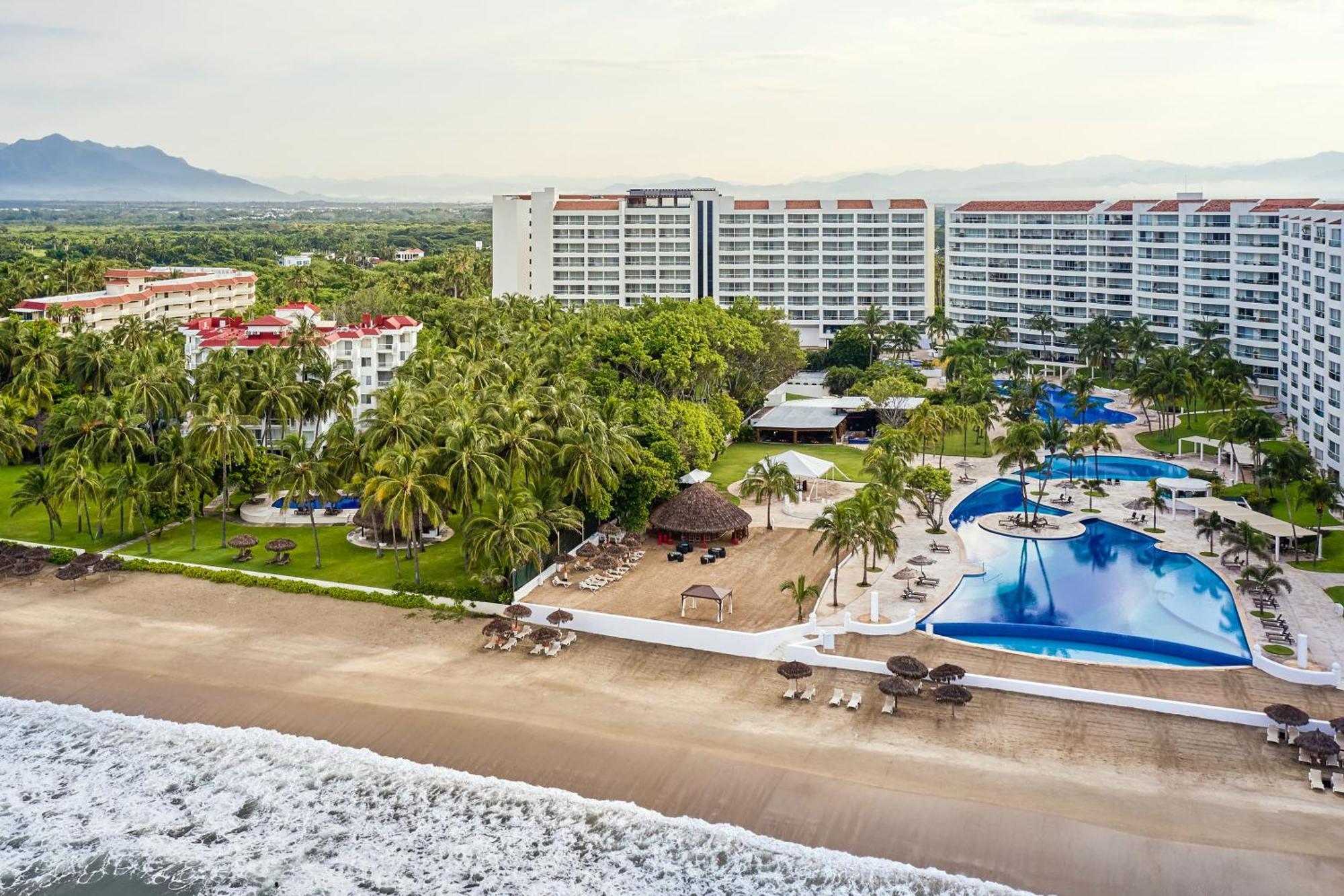 Wyndham Alltra Vallarta, 4*