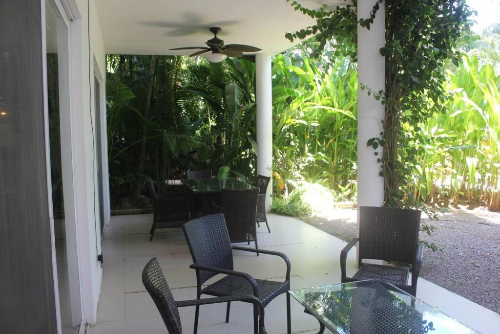 Villa Gardens, Front *