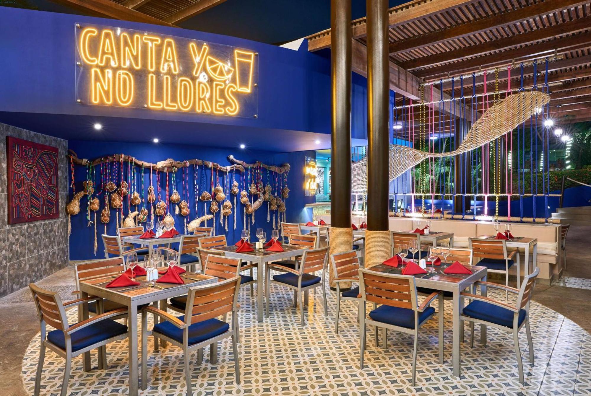 Wyndham Alltra Vallarta, 4*