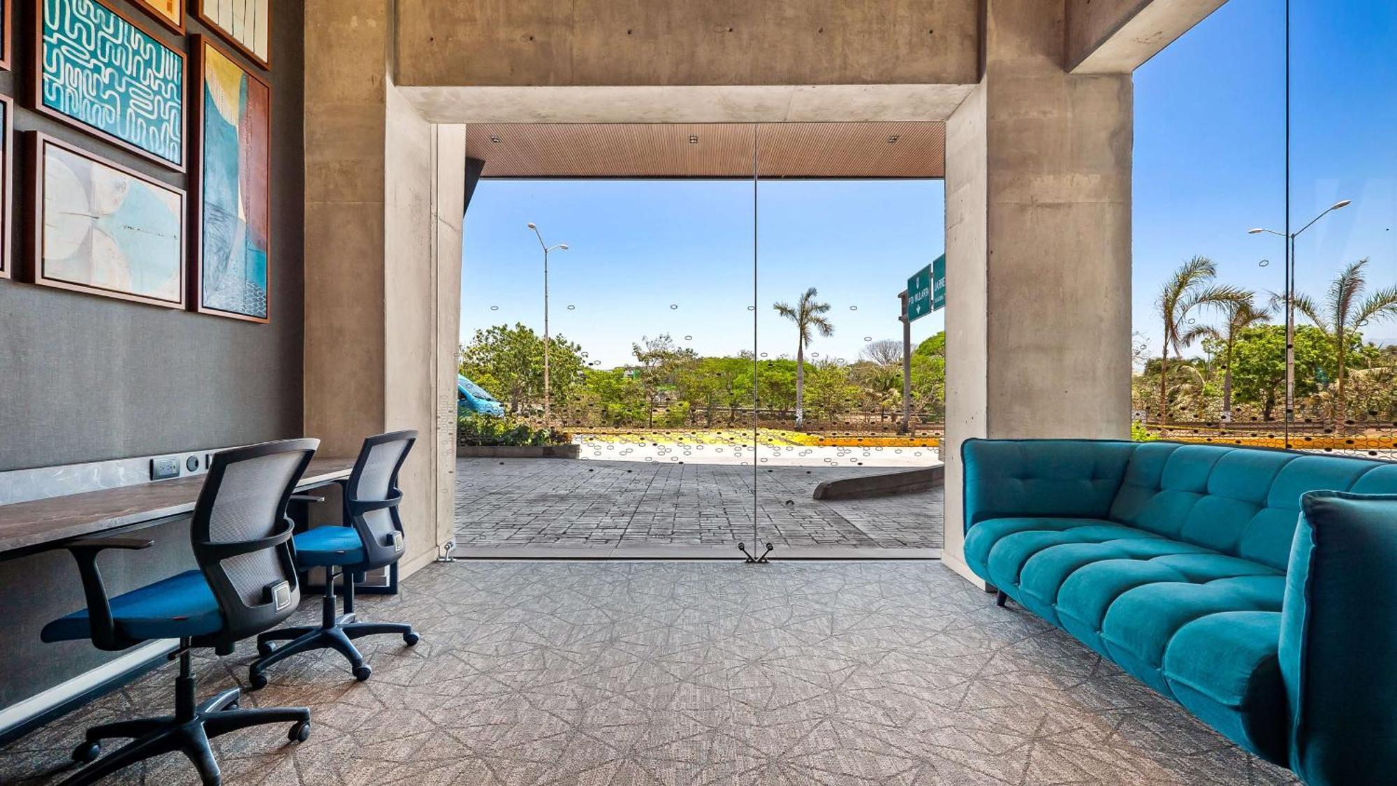 Hotel Hampton By Hilton 3*
