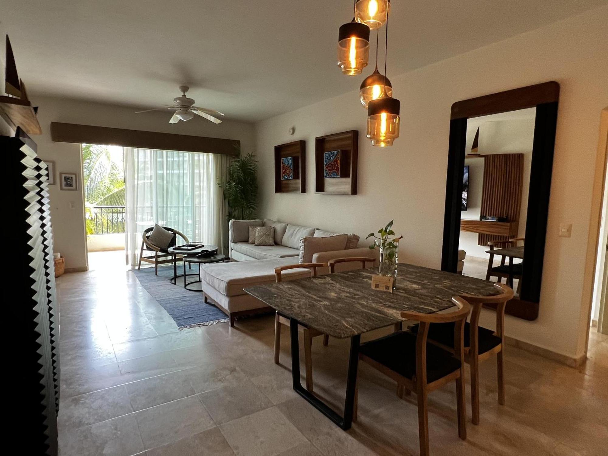 Beachfront 2 Bedroom In Playa Royale Resort, Apartment *