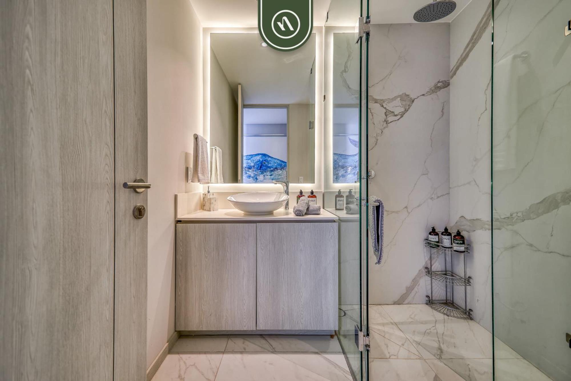 2br With Rooftop Pool - *