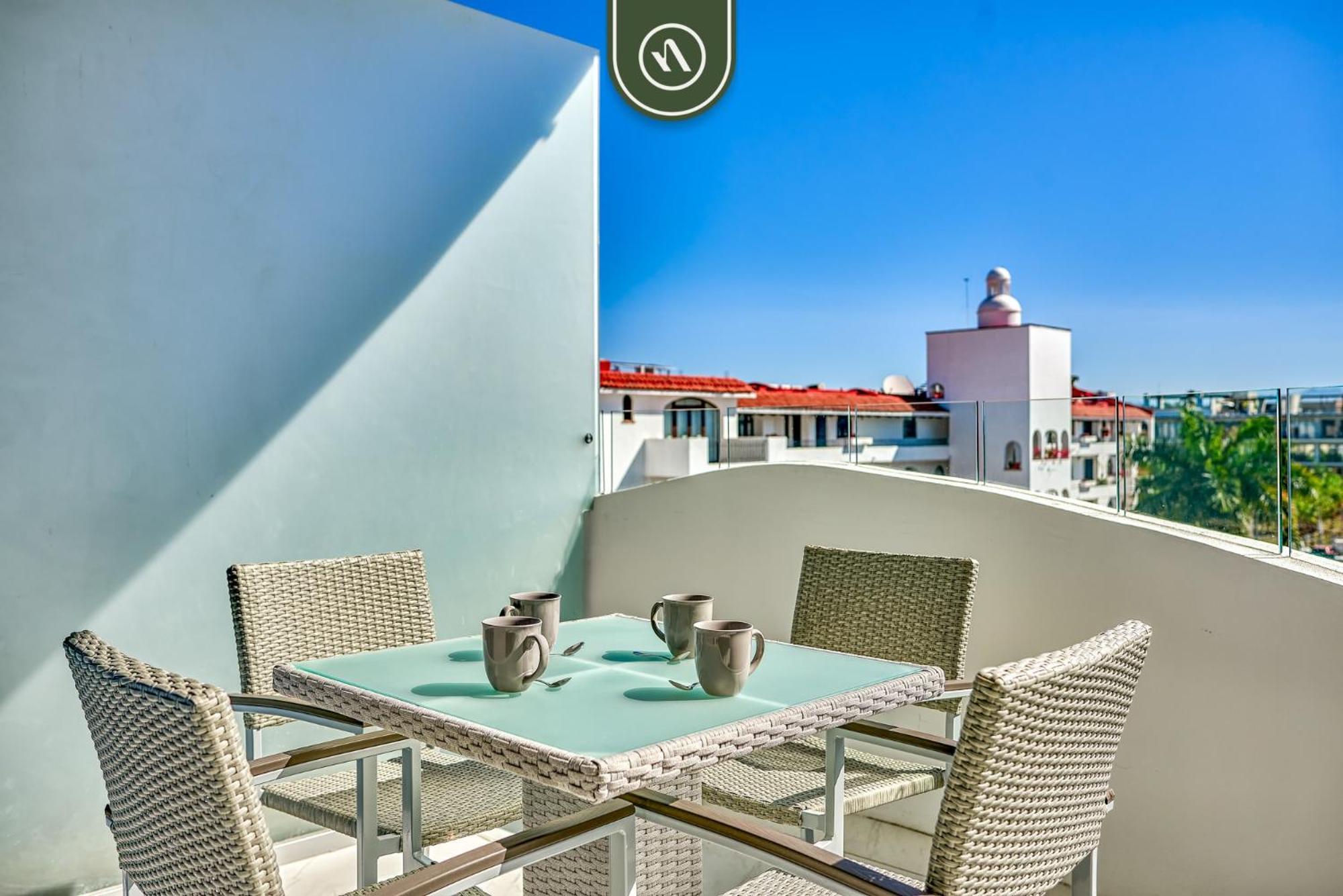 2br With Rooftop Pool -