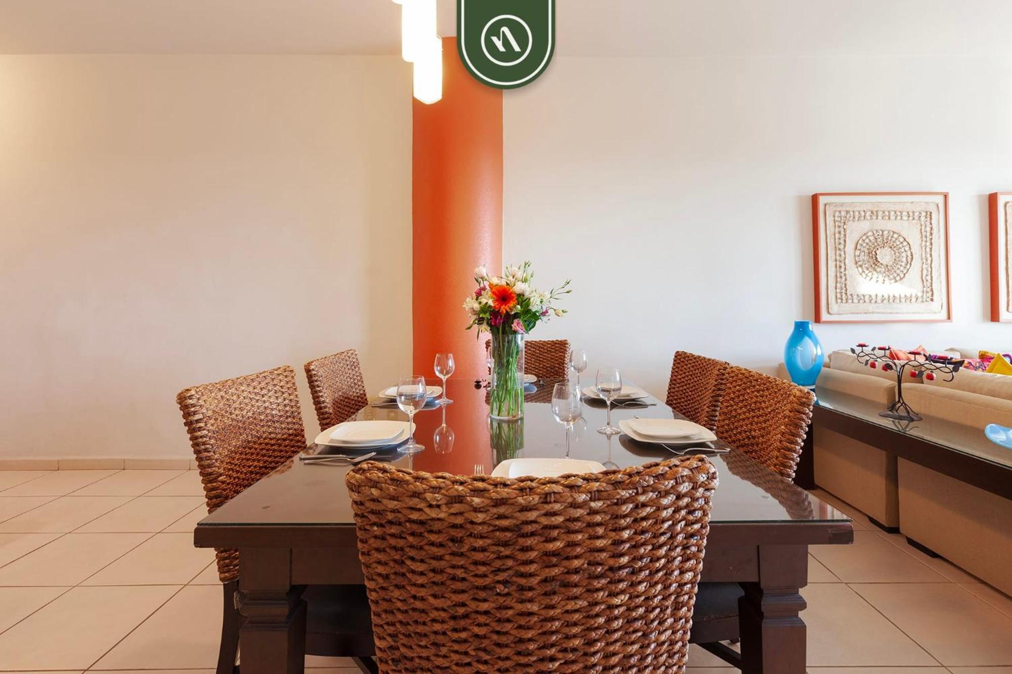 Mexican Styled 2 Bedroom - Beachfront - Pool Apartamento Nuevo Vallarta