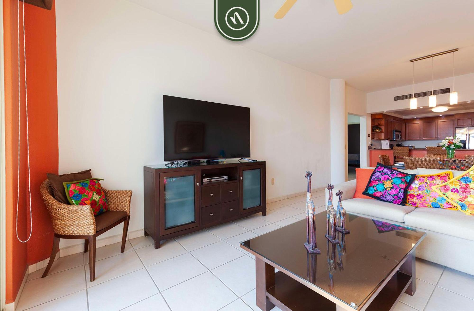 Mexican Styled 2 Bedroom - Beachfront - Pool Apartamento *