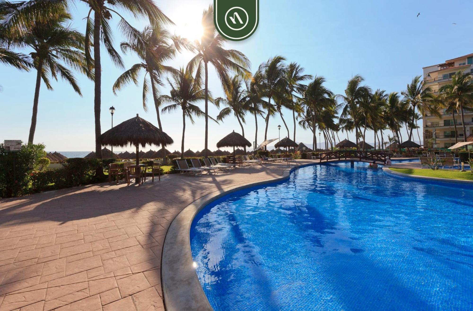 Mexican Styled 2 Bedroom - Beachfront - Pool Apartamento *