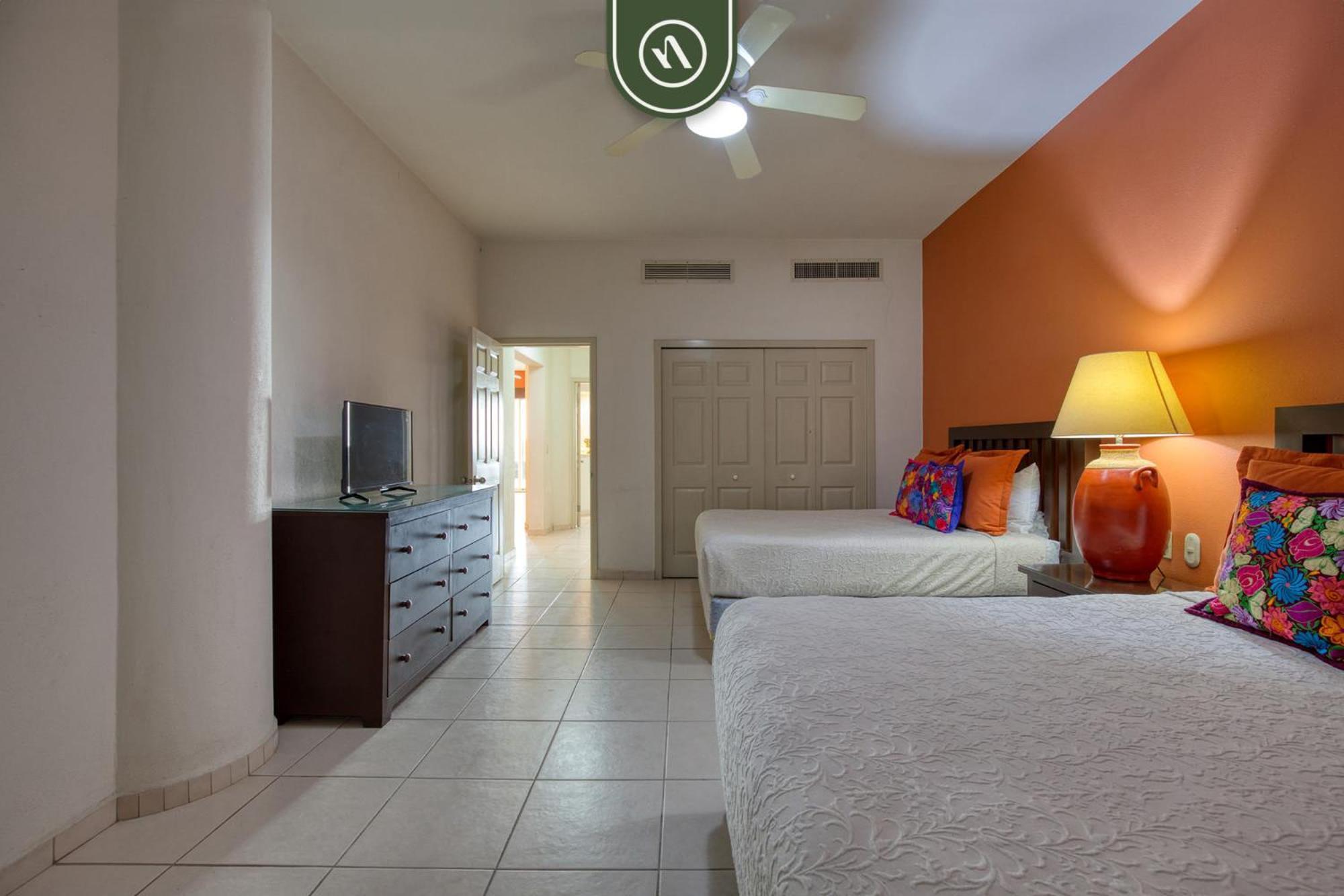 Mexican Styled 2 Bedroom - Beachfront - Pool