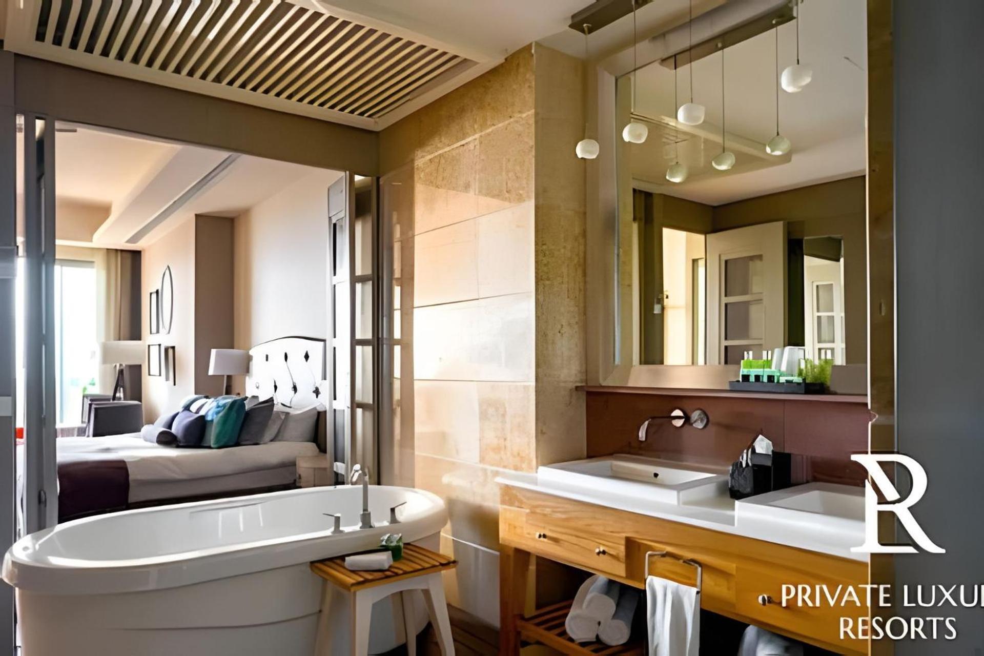Grand Luxxe - Two Bedroom Spa
