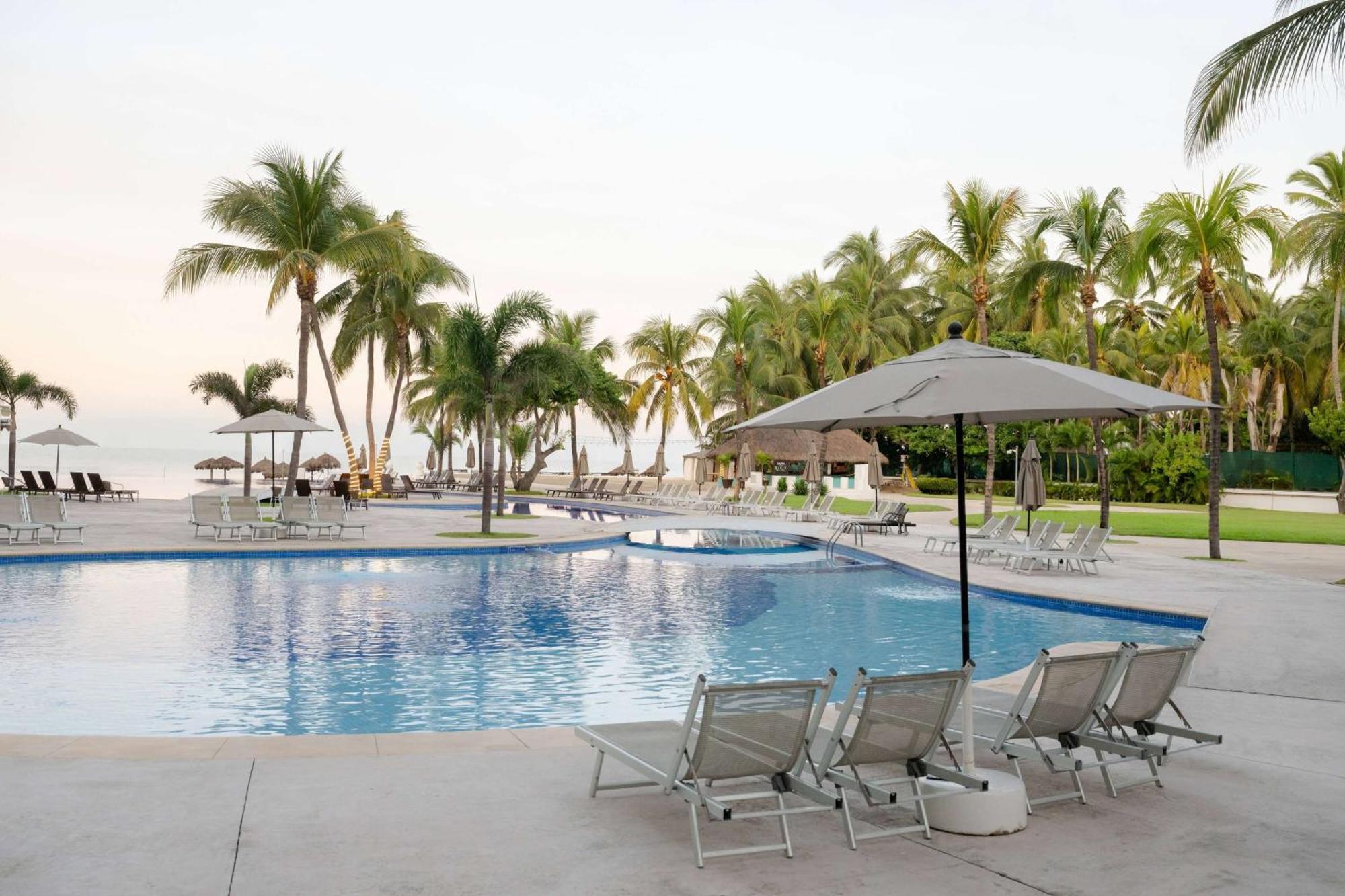Wyndham Alltra Vallarta, 4*