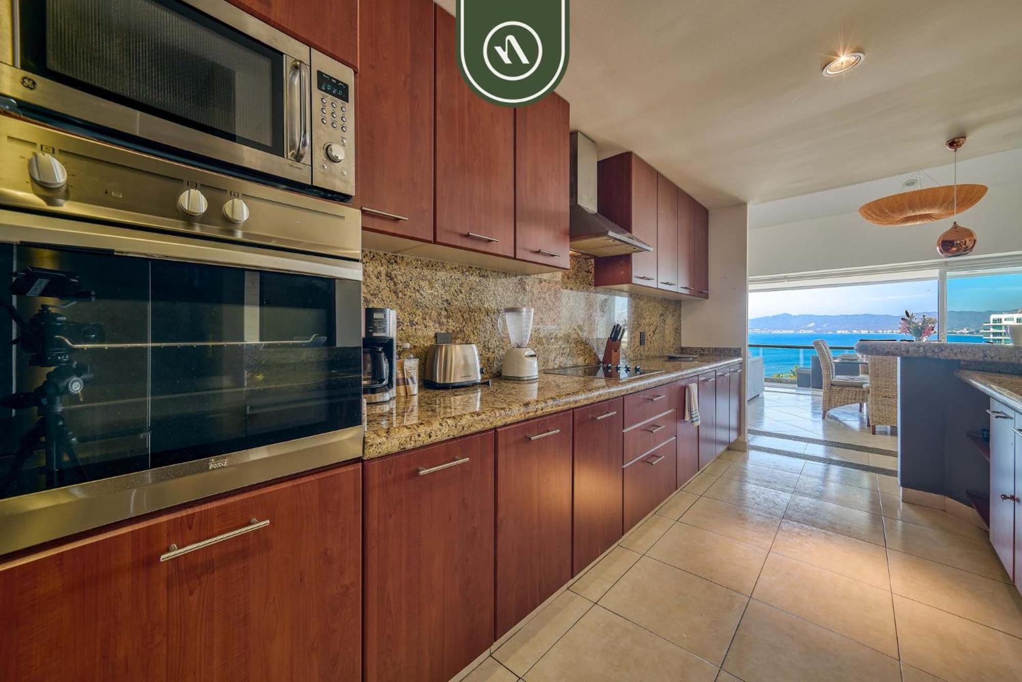Oceanfron 4 Bedroom - - Wyndham Pool
