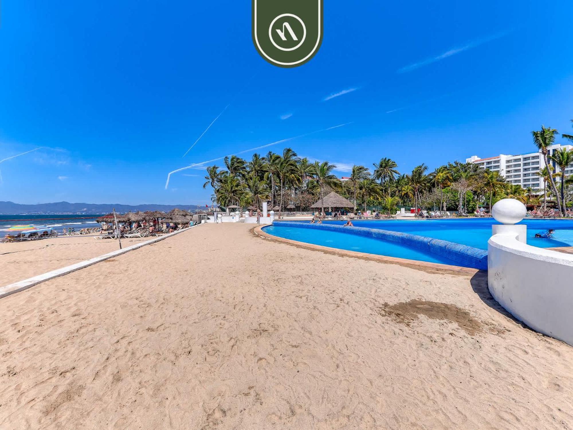 Oceanfron 4 Bedroom - - Wyndham Pool Apartment