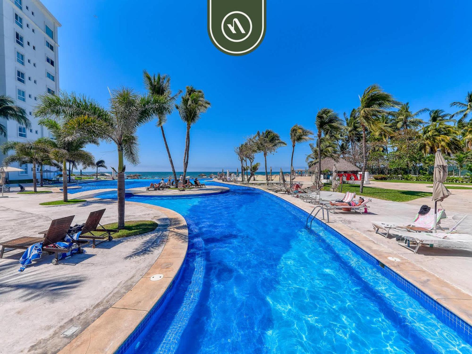 Oceanfron 4 Bedroom - - Wyndham Pool
