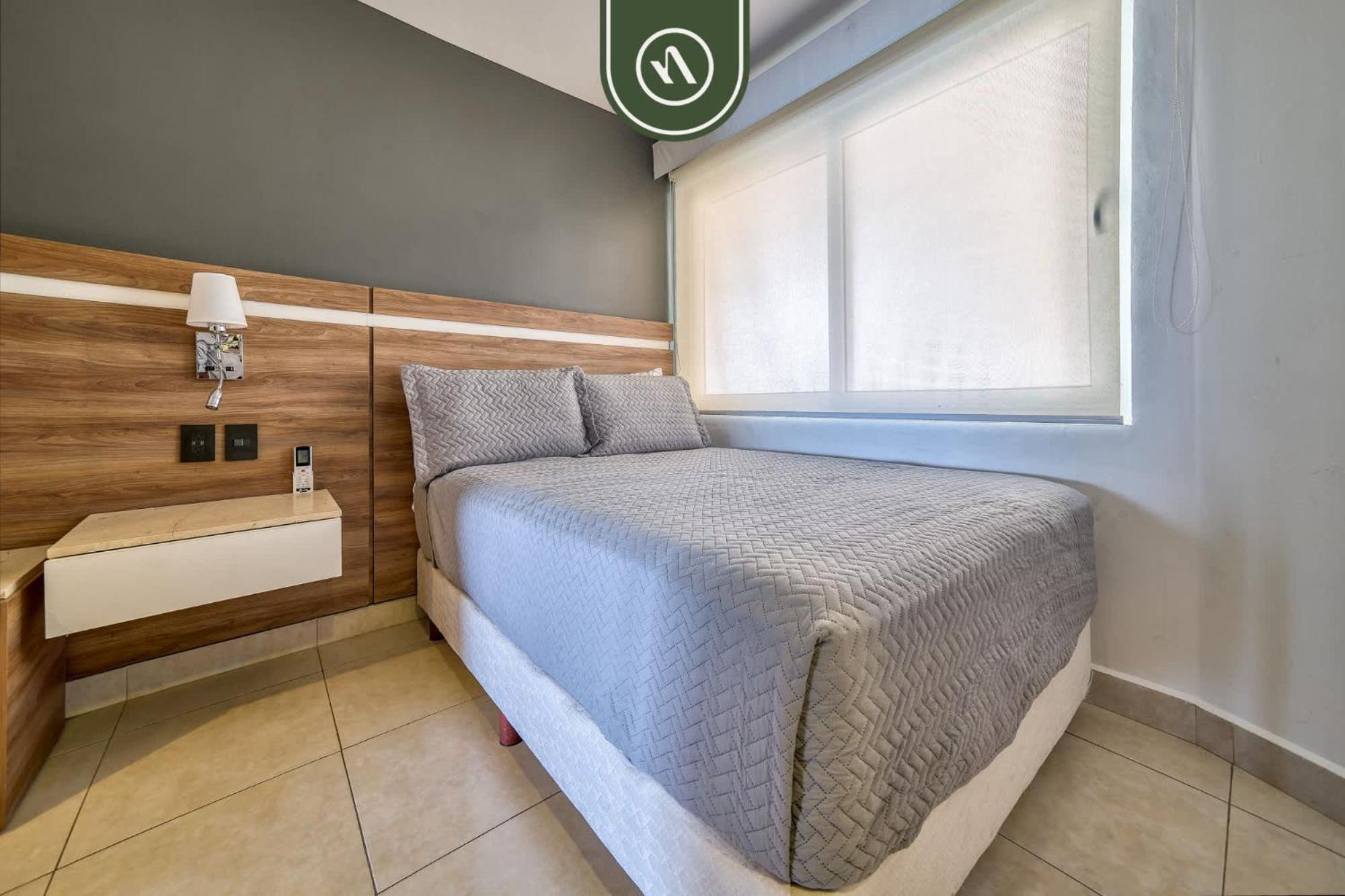 Oceanfron 4 Bedroom - - Wyndham Pool Apartment *