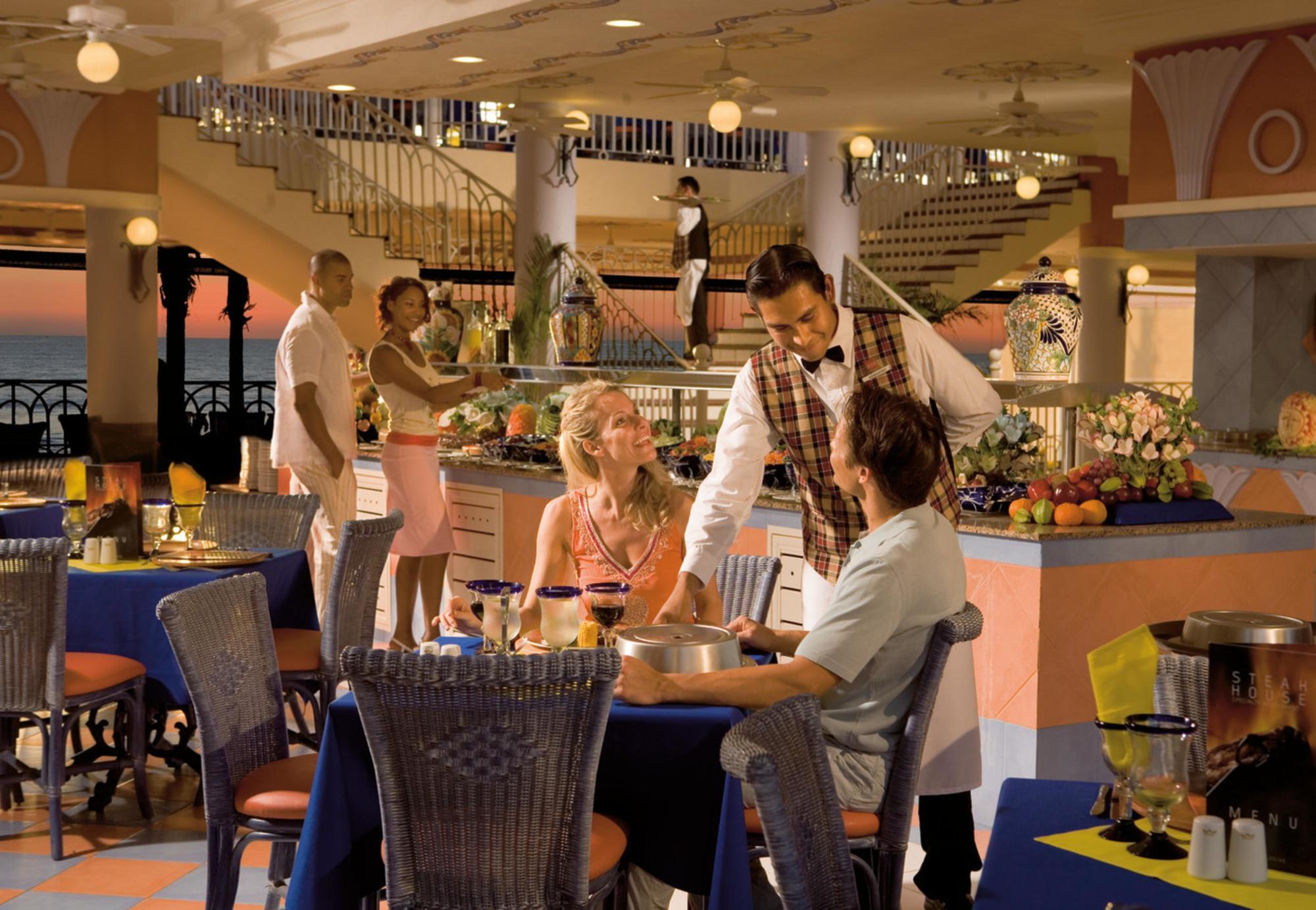 Hotel Riu Vallarta 3*