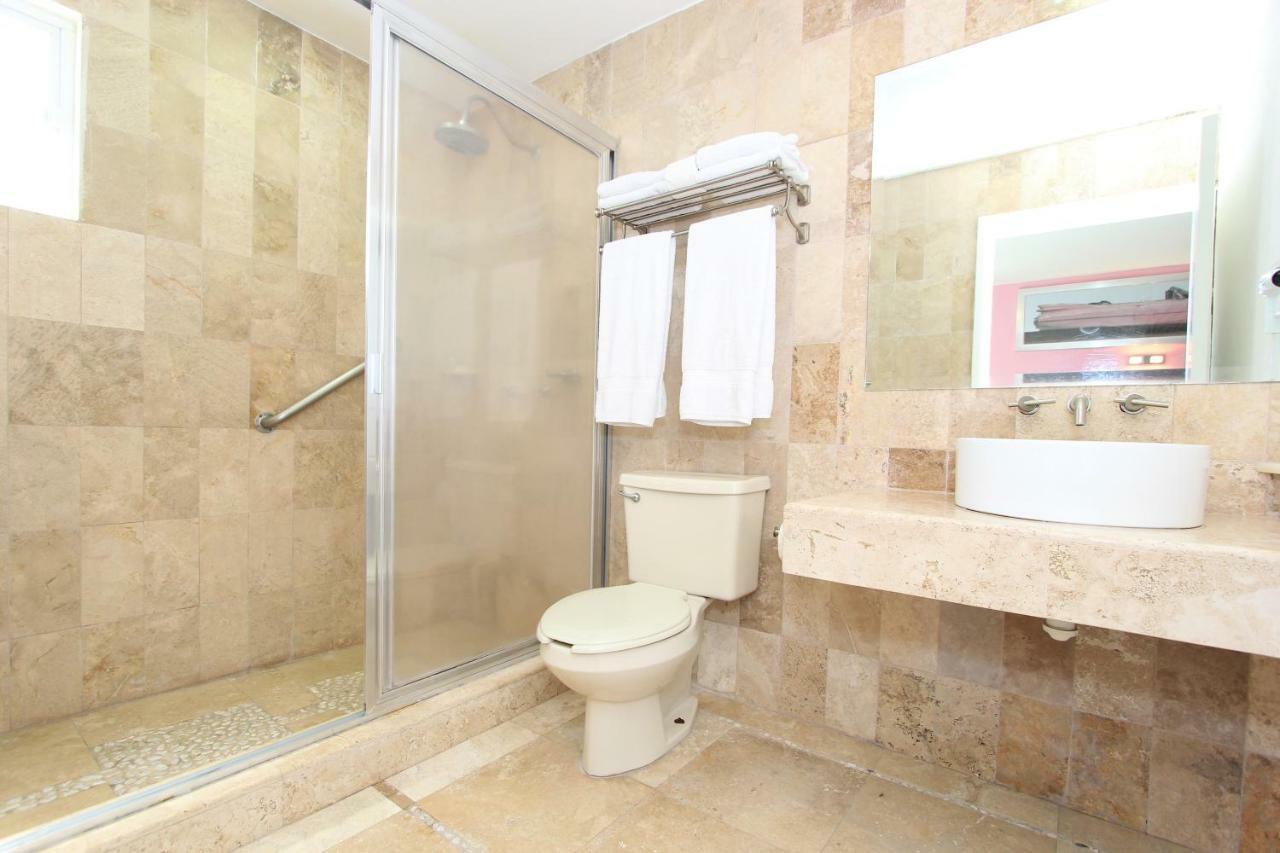 Miami Hotel Nuevo Vallarta