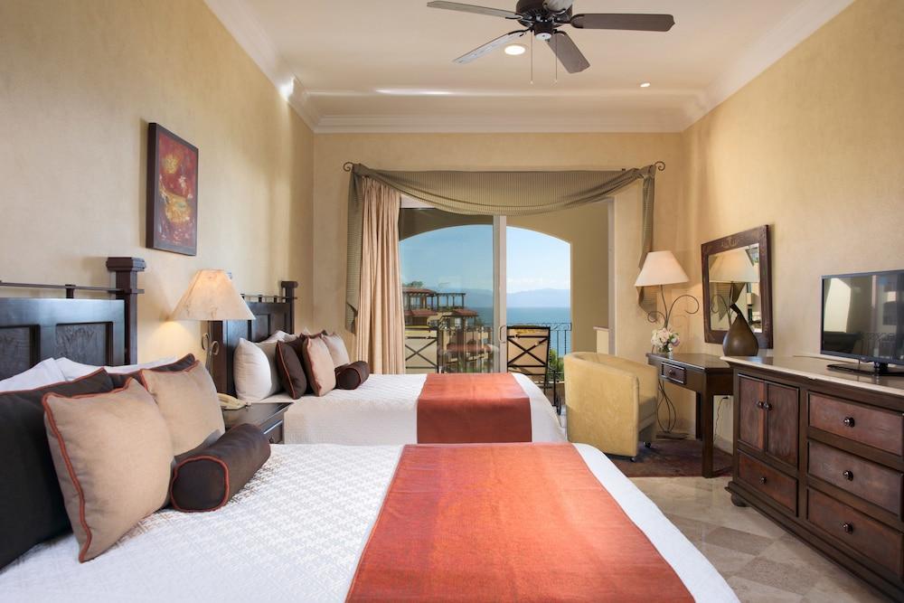 Resort La & Riviera Nayarit 5*