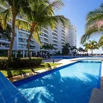 Modern- Renovated- Breathtaking 6Th Floor- 3 Bedrooms Villa Magna