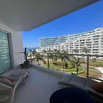 Súper Ubicado y Cómodo Departamento Frente al Mar con 2 Terrazas, Albercas y otras Amenidades
