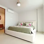 Ola Bonita