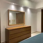 Moderno Departamento Con Vistas A Canal Y Campo De Golf