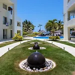 Tropical Beachfront Private Balcony And Bbq Pool