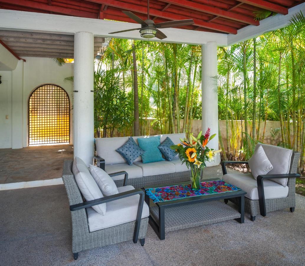 Villa Beach Access, Sleeps 9 Adults, Private Heated Pool, Boat Dock, Calaveras