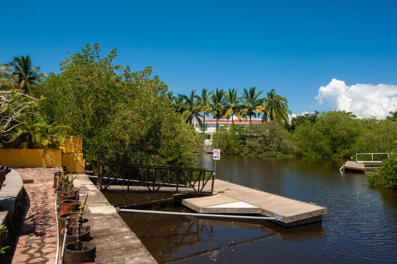 Villa Beach Access, Sleeps 9 Adults, Private Heated Pool, Boat Dock, Calaveras