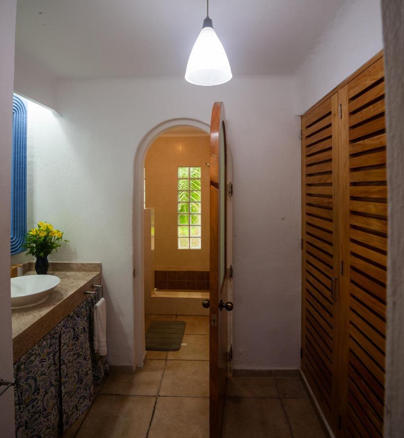 Villa Beach Access, Sleeps 9 Adults, Private Heated Pool, Boat Dock, Calaveras *