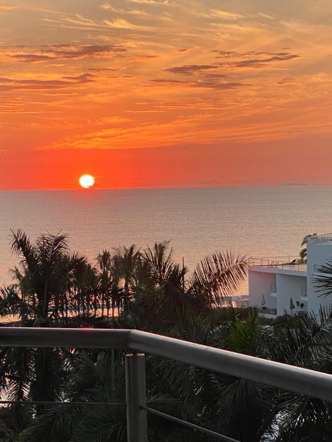 Apartamento Súper Ubicado Y Cómodo Departamento Frente Al Mar Con 2 Terrazas, Albercas Y Otras Amenidades Nuevo Vallarta