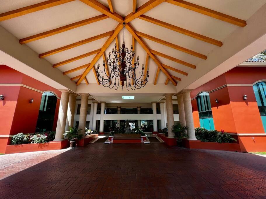 Apartamento Beachfront 2 Bedroom In Playa Royale Resort,