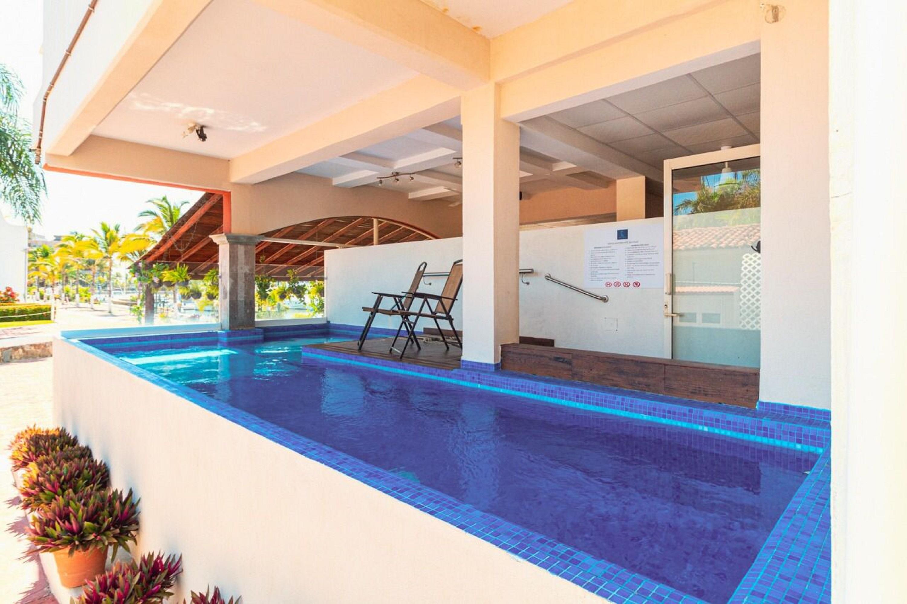 Marina Banderas Boutique Nuevo Vallarta