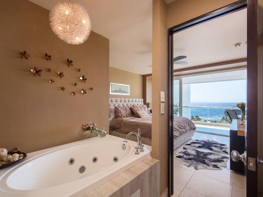 Modern- Renovated- Breathtaking 6th Floor- 3 Bedrooms Magna Сasa de vacaciones *