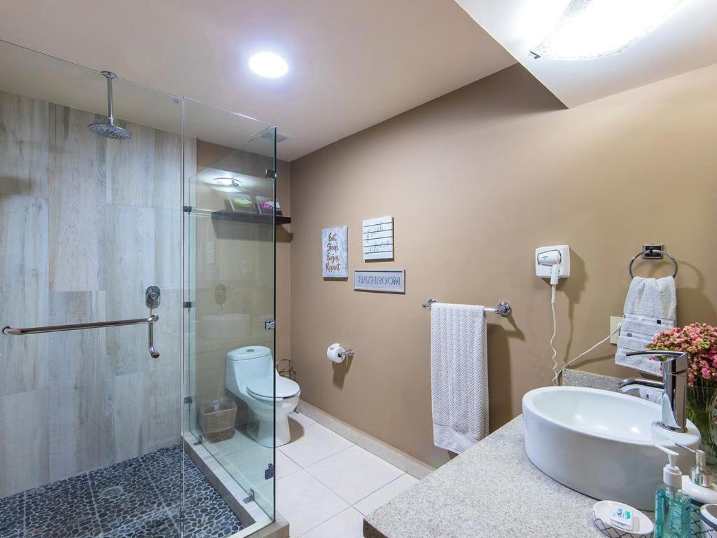 Modern- Renovated- Breathtaking 6th Floor- 3 Bedrooms Magna