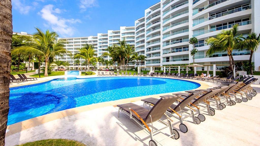 Modern- Renovated- Breathtaking 6th Floor- 3 Bedrooms Magna Сasa de vacaciones