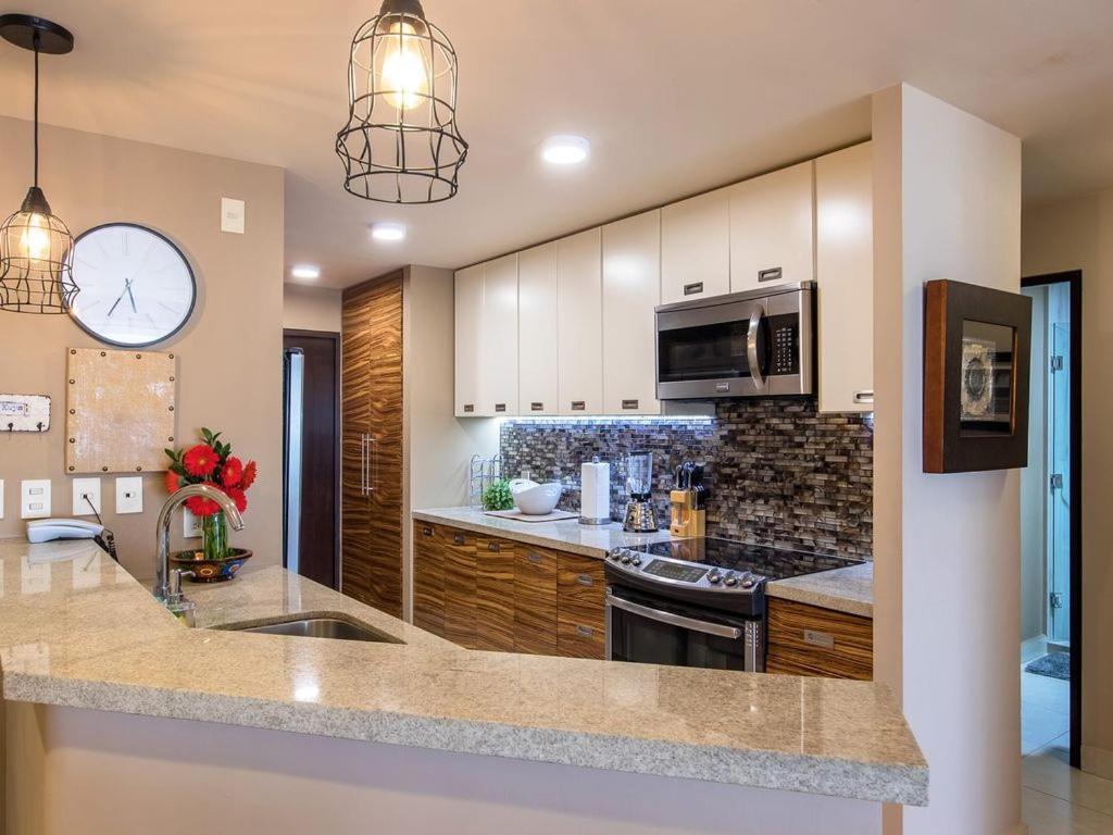 Modern- Renovated- Breathtaking 6th Floor- 3 Bedrooms Magna * Nuevo Vallarta
