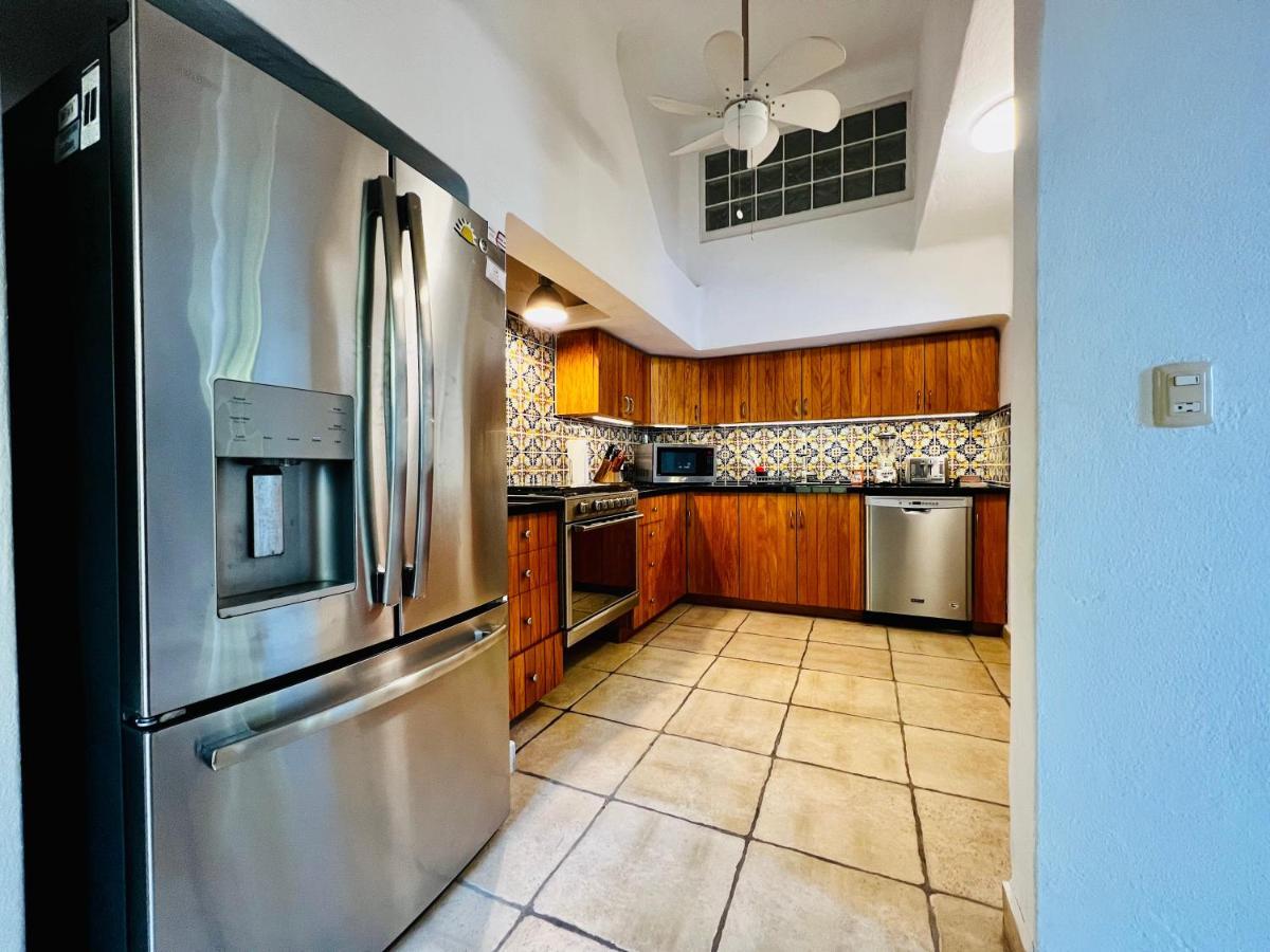 Villa Beach Access, Sleeps 9 Adults, Private Heated Pool, Boat Dock, Calaveras