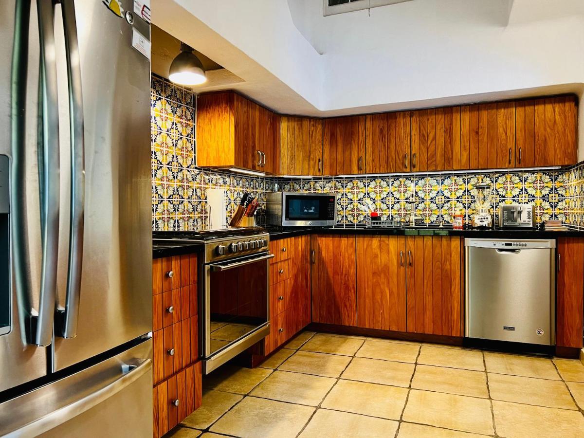 Villa Beach Access, Sleeps 9 Adults, Private Heated Pool, Boat Dock, Calaveras *